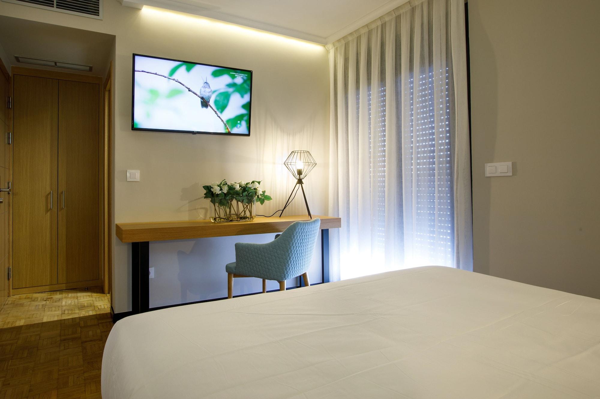 Hotel Val Convention Nigran Bagian luar foto