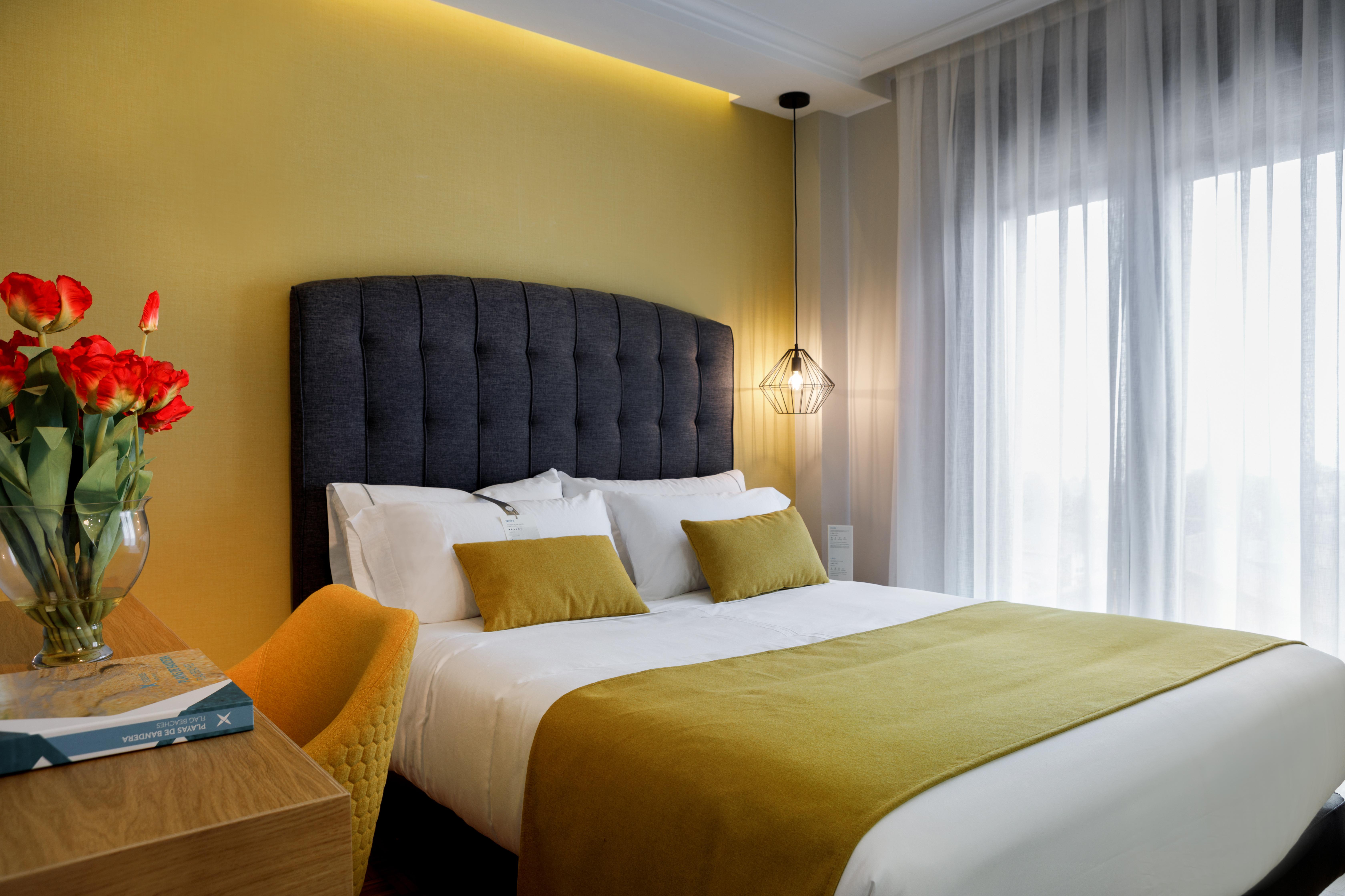 Hotel Val Convention Nigran Bagian luar foto