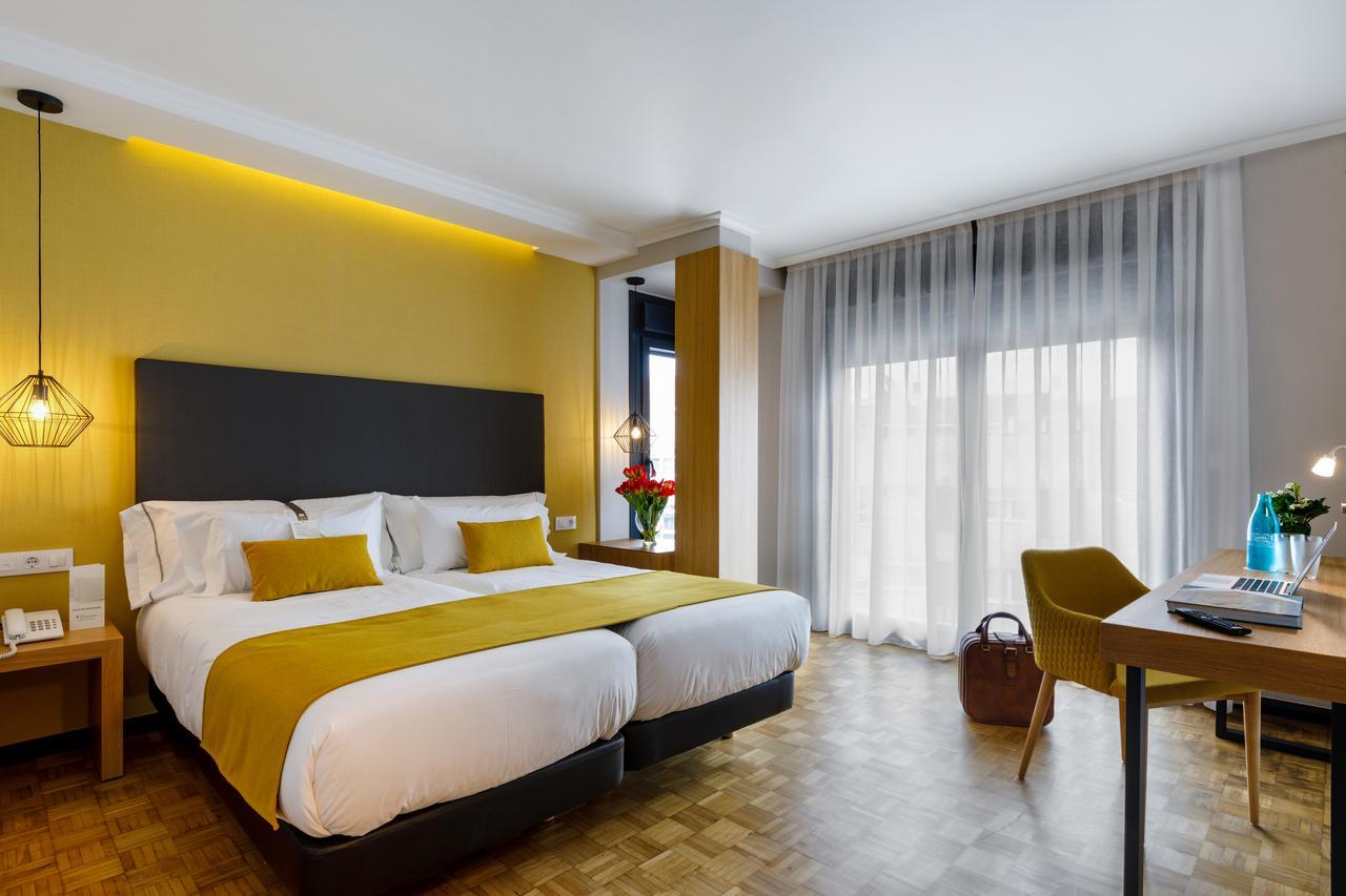 Hotel Val Convention Nigran Bagian luar foto